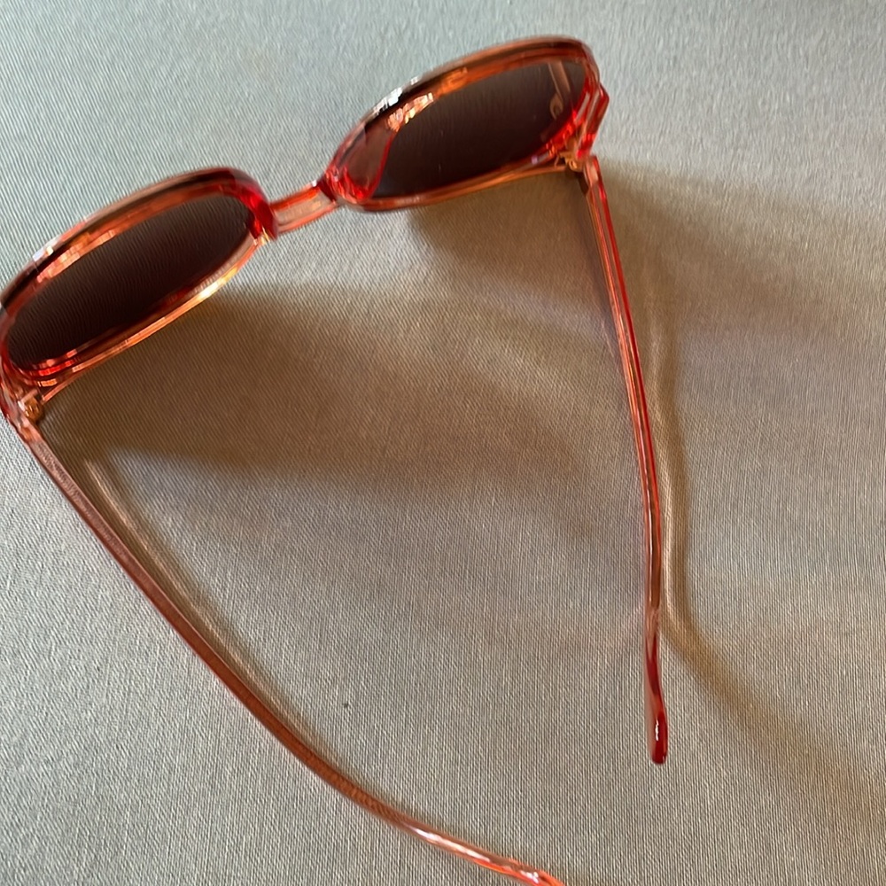 Sunglasses - Picture 3 of 5